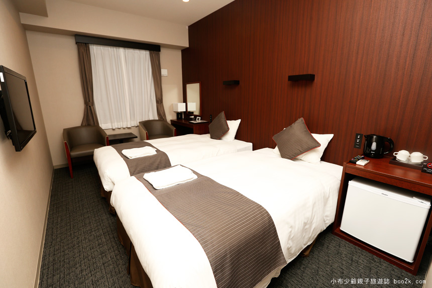 【沖繩親子飯店】阿札特飯店Hotel Azat，12歲以下不加床免住宿費，單軌安里站出口