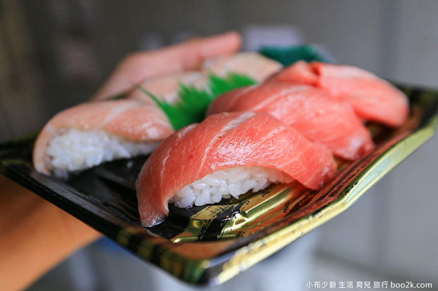 沖繩美食｜泊港魚市場挑戰大生蠔、黑鮪魚握壽司，新鮮海產爽爽吃