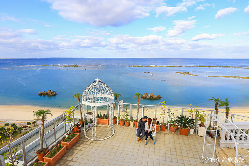 沖繩海景飯店｜海濱公寓Beachside Condominium房內有小廚房、洗脫烘、SPA浴缸/安良公園、西松屋旁的優質親子住宿
