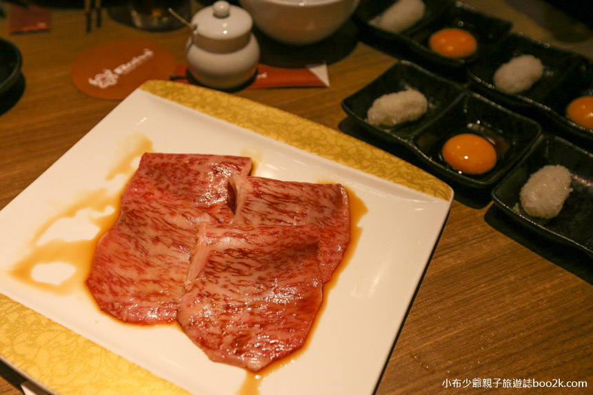 沖繩美食｜Roins，超高人氣和牛燒肉料理，國際通旁，入口即化的美味