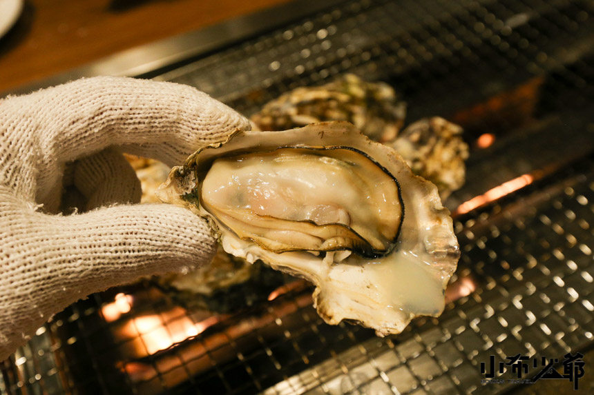 沖繩美食｜かき小屋那覇櫻坂，生蠔牡蠣吃到飽，平價海鮮碳烤料理…邪惡的消夜就在這