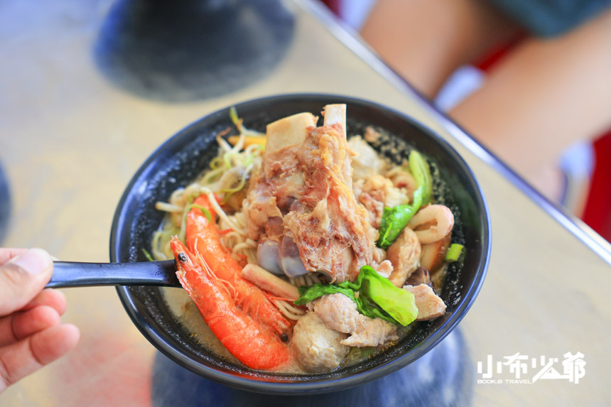 小琉球香村滷味，除了吃滷味，必吃限量版海鮮大骨湯麵