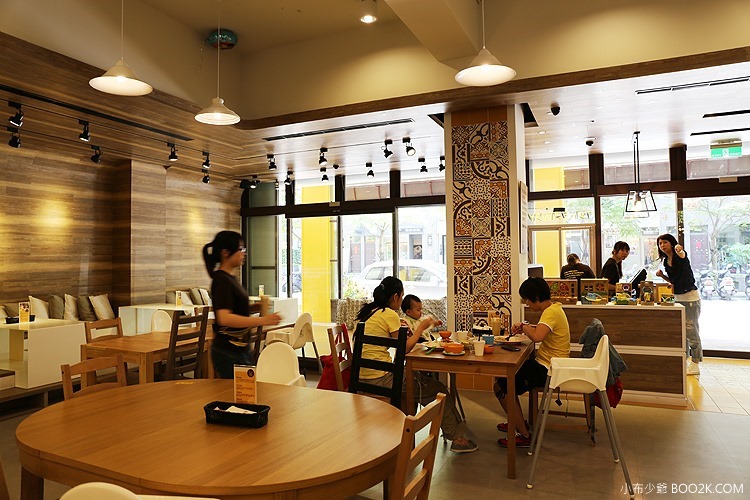 [台北親子餐廳]moooon spring 擁有室內舒適決明子沙坑，近美麗華摩天輪